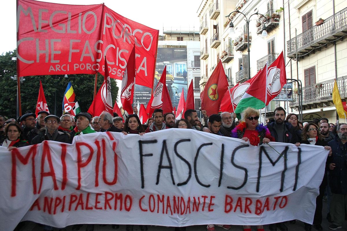 Questa memoria ci immobilizza. Restiamo prigionieri del Novecento