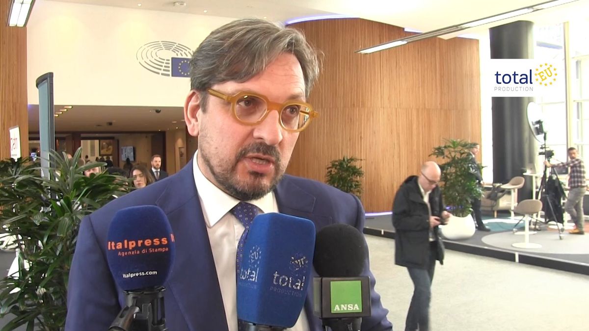 Automotive, Guido Guidesi: «Tante altre possibilità oltre all'elettrico per salvare il settore»