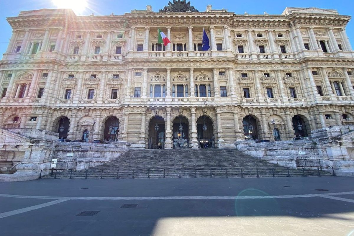 Secondo i giudici mamma e papà sono «discriminatori»