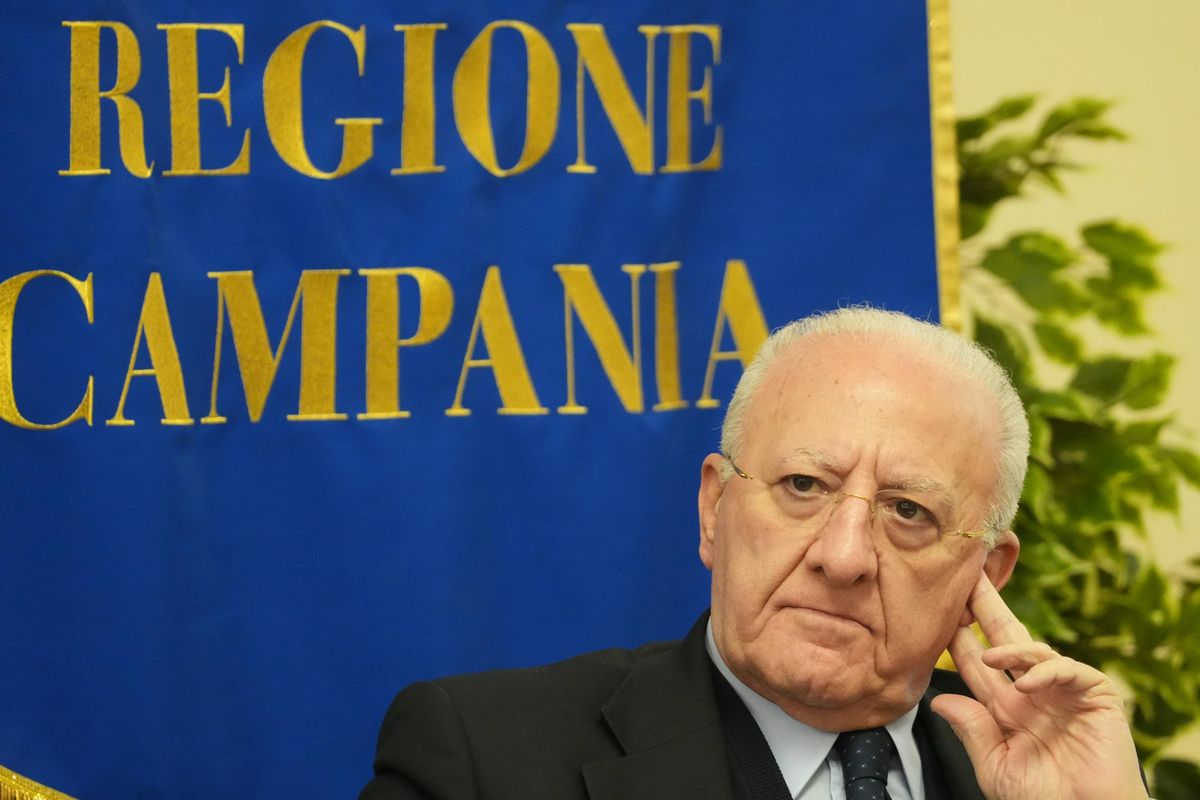 De Luca mazziato: no al terzo mandato