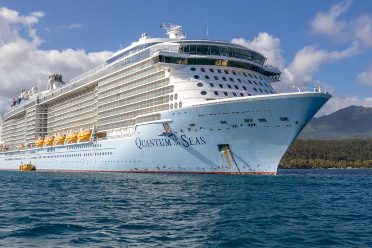 cruise ships, large cruise ships, living on cruise ships, quantum of the seas, cruisers, ships