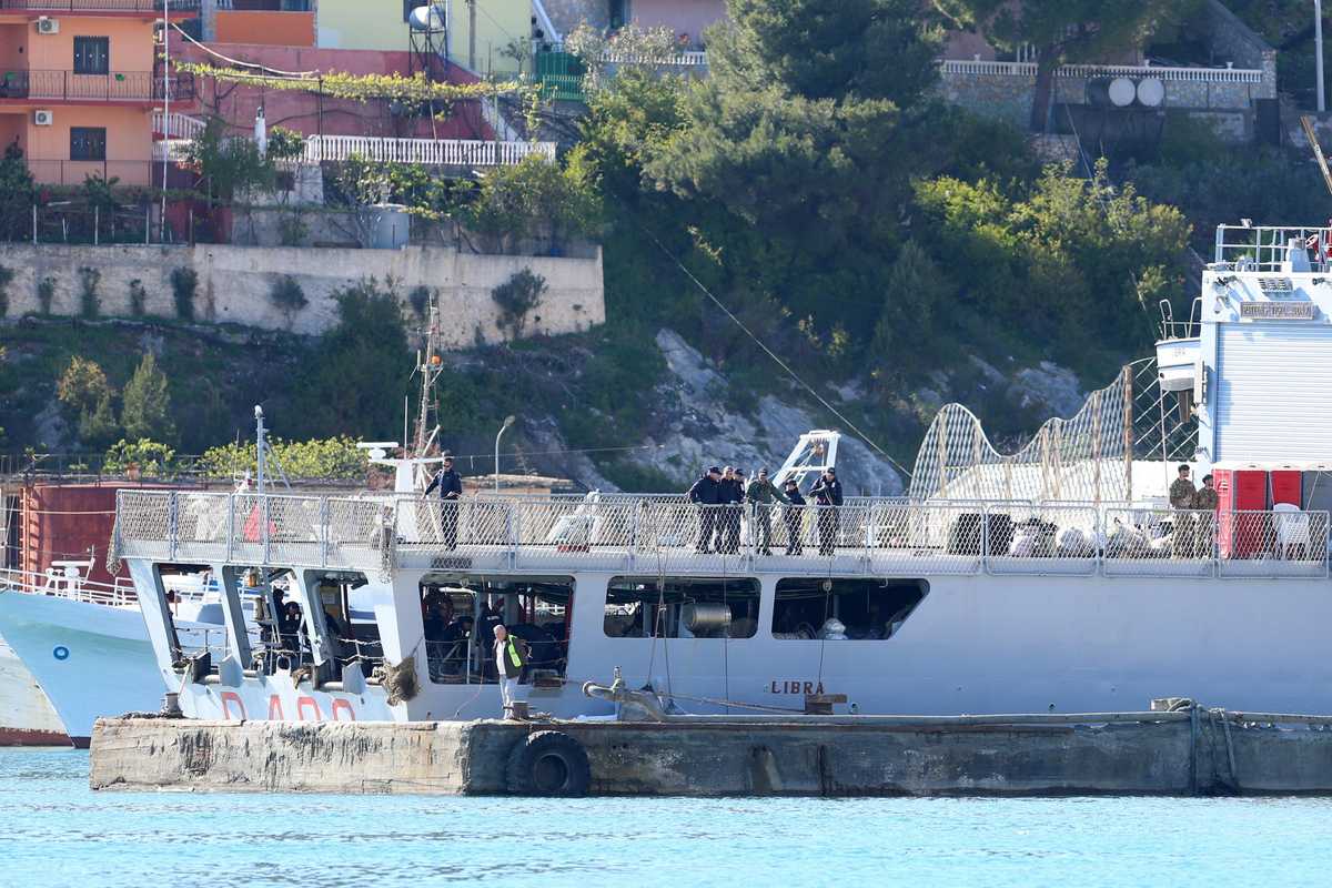 Il Pd frigna per le manette ma su quella nave c’erano stupratori e pedofili