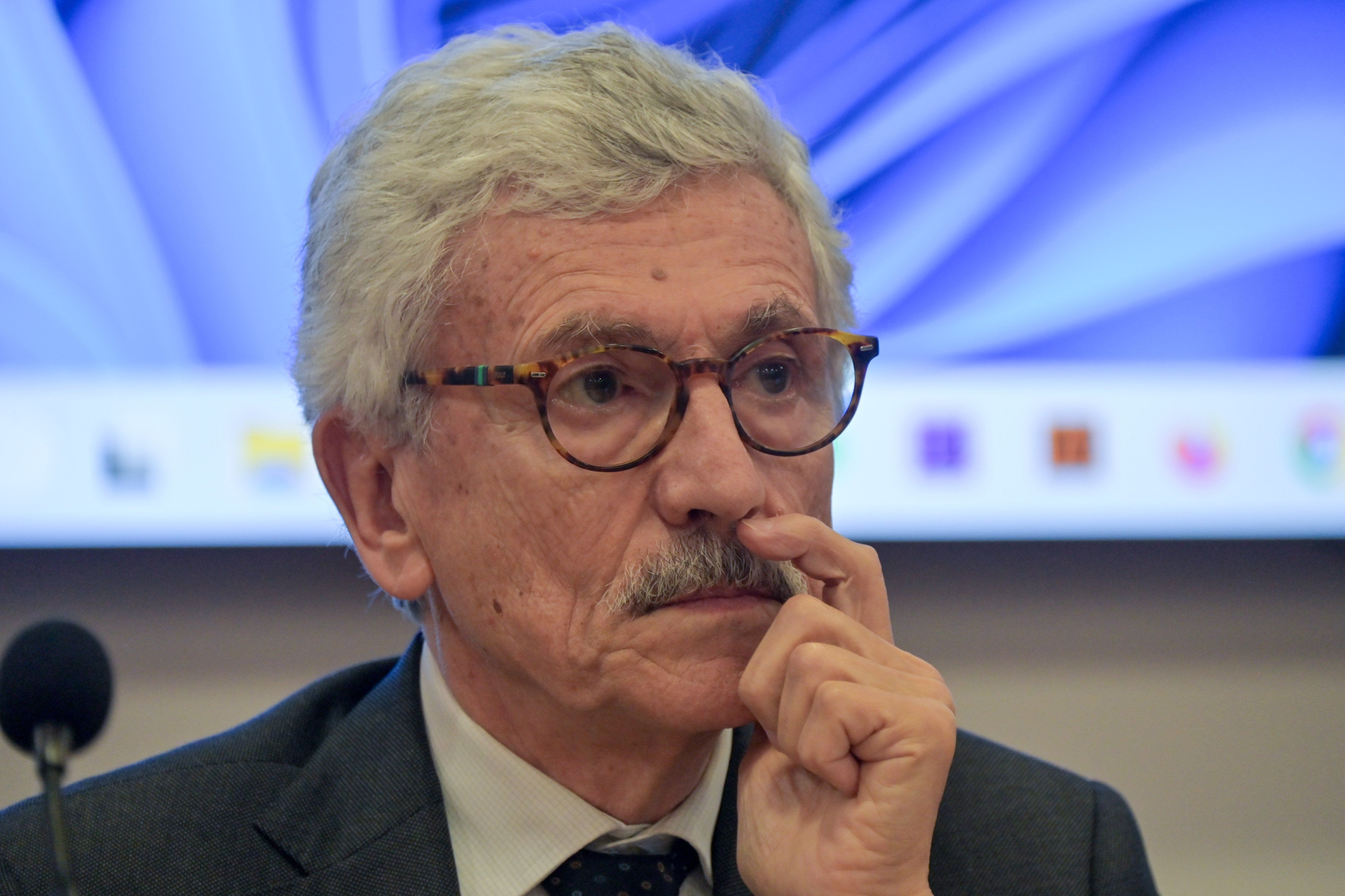 «D’Alema archiviato». I giornali brindano ma «scordano» le frasi sulla corruzione certa