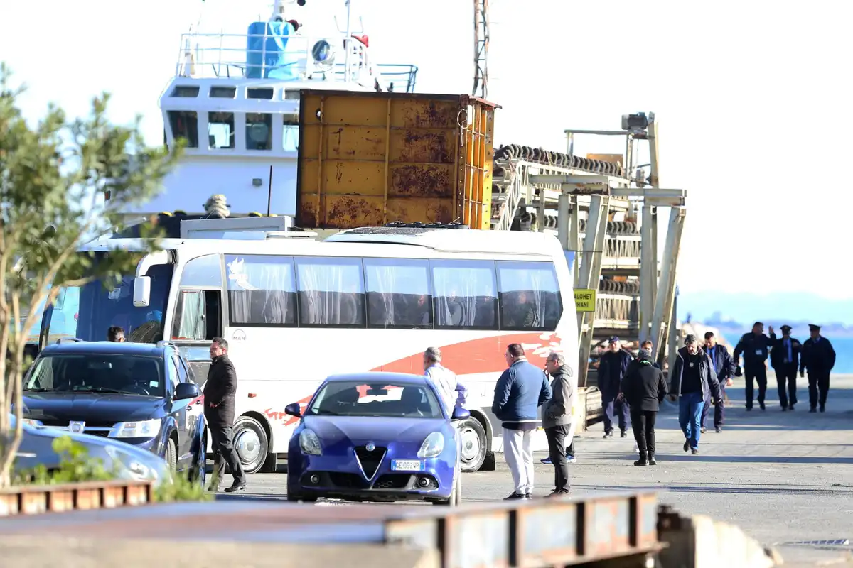 Gli immigrati in manette difesi dal Pd sono rapinatori, stupratori e pedofili