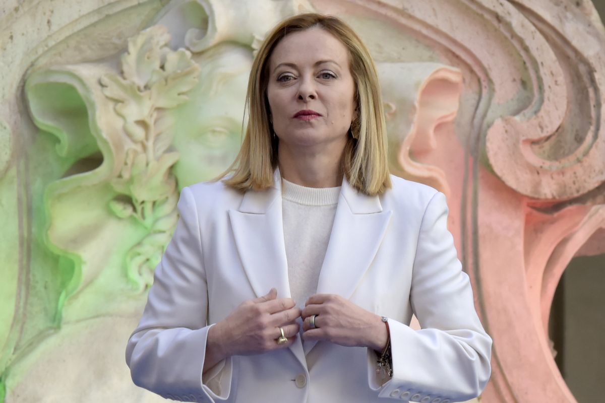 Meloni deve trattare con Trump