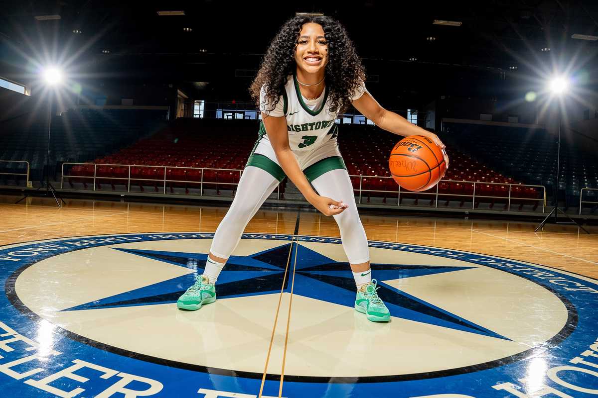 ALL ABOUT THE SISTERHOOD: Bonds have led Preston-Caver to State Finalist Hightower and beyond