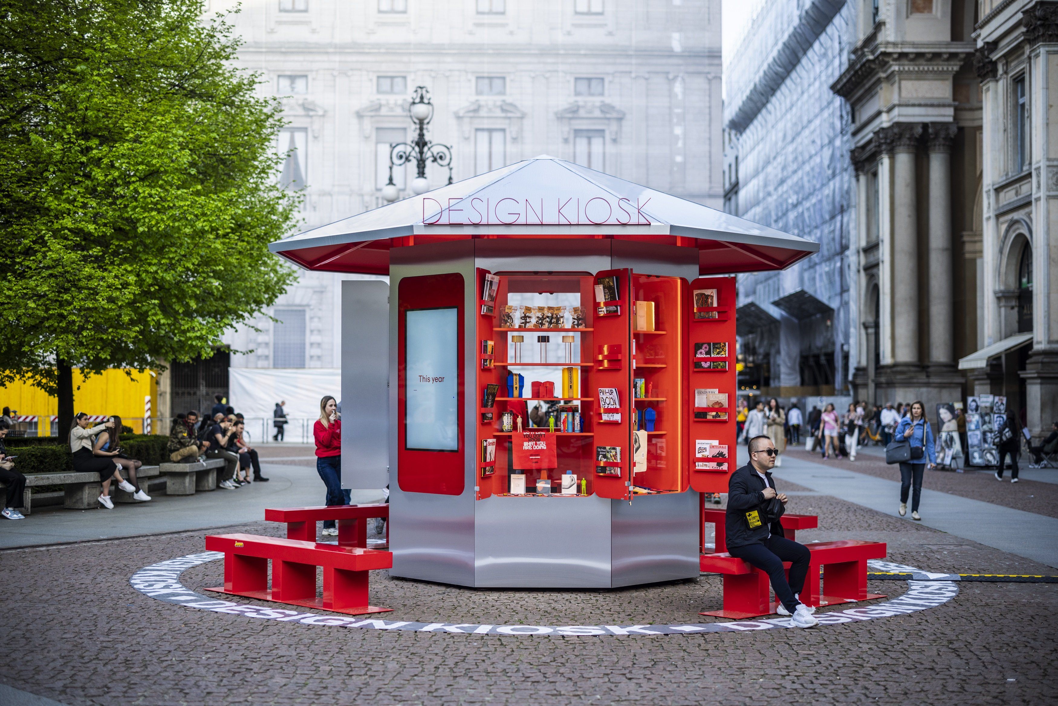 Il Salone del mobile incontra i grandi stilisti