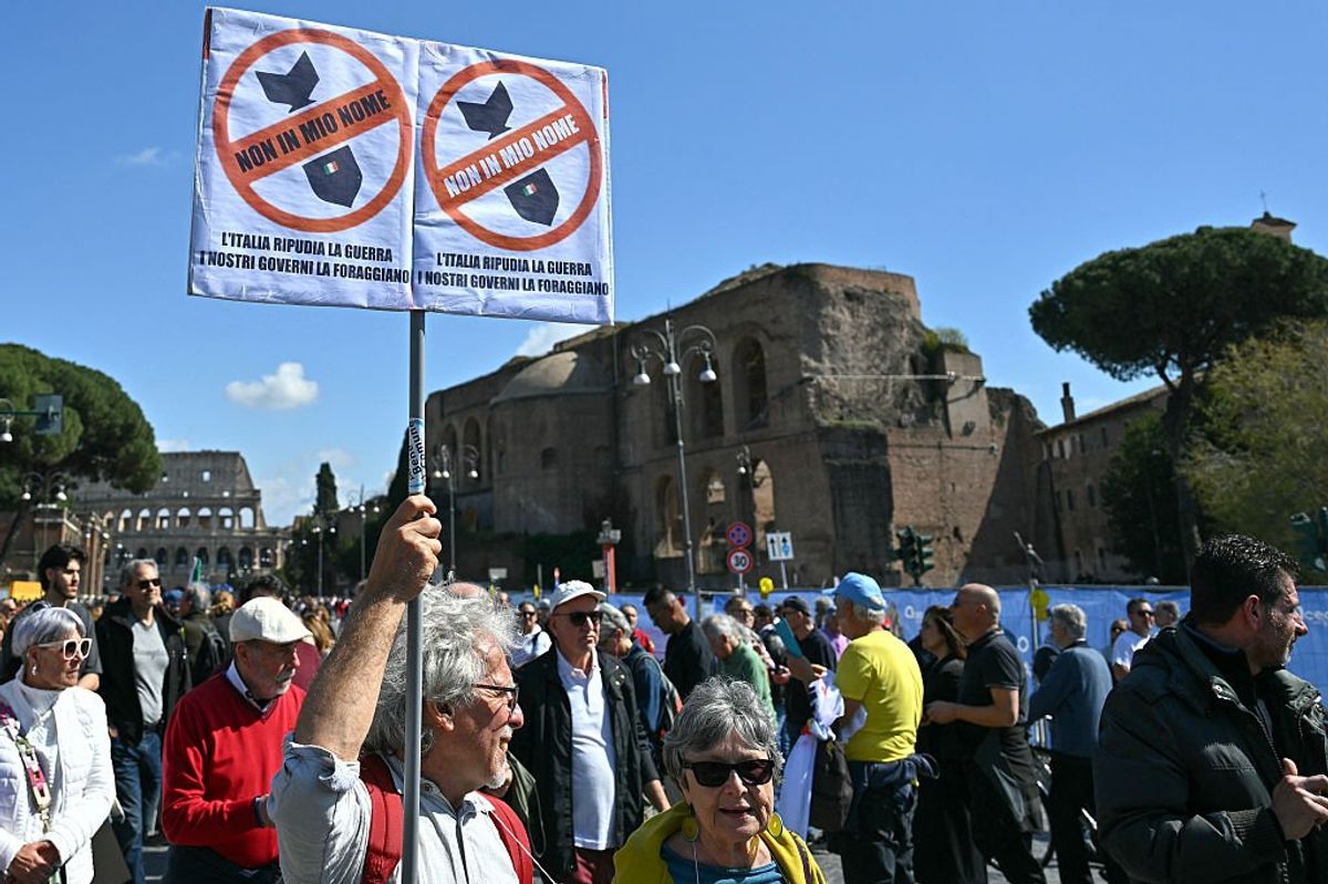 Nuovo cortocircuito dell’opposizione. Il Pd contro Giuseppi, ma va con lui in piazza