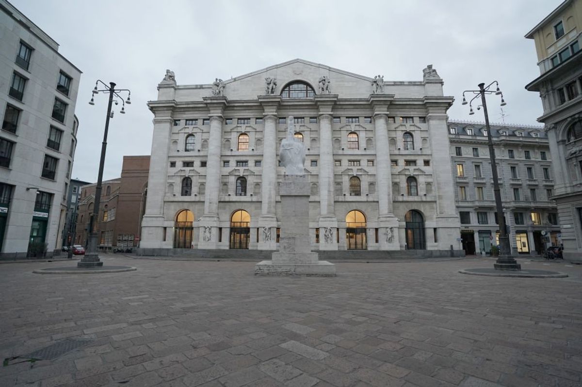 Crollo mercati: 4 consigli per resistere alla tempesta con disciplina e strategia