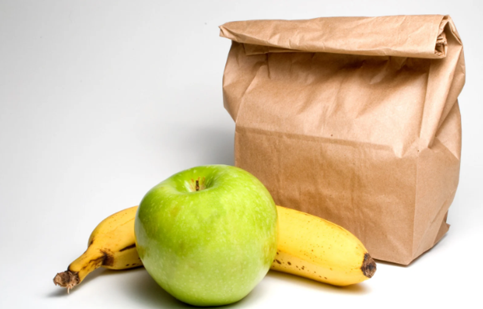 sack lunch, school lunch, apple, banana, brown bag, green apple, elementary school