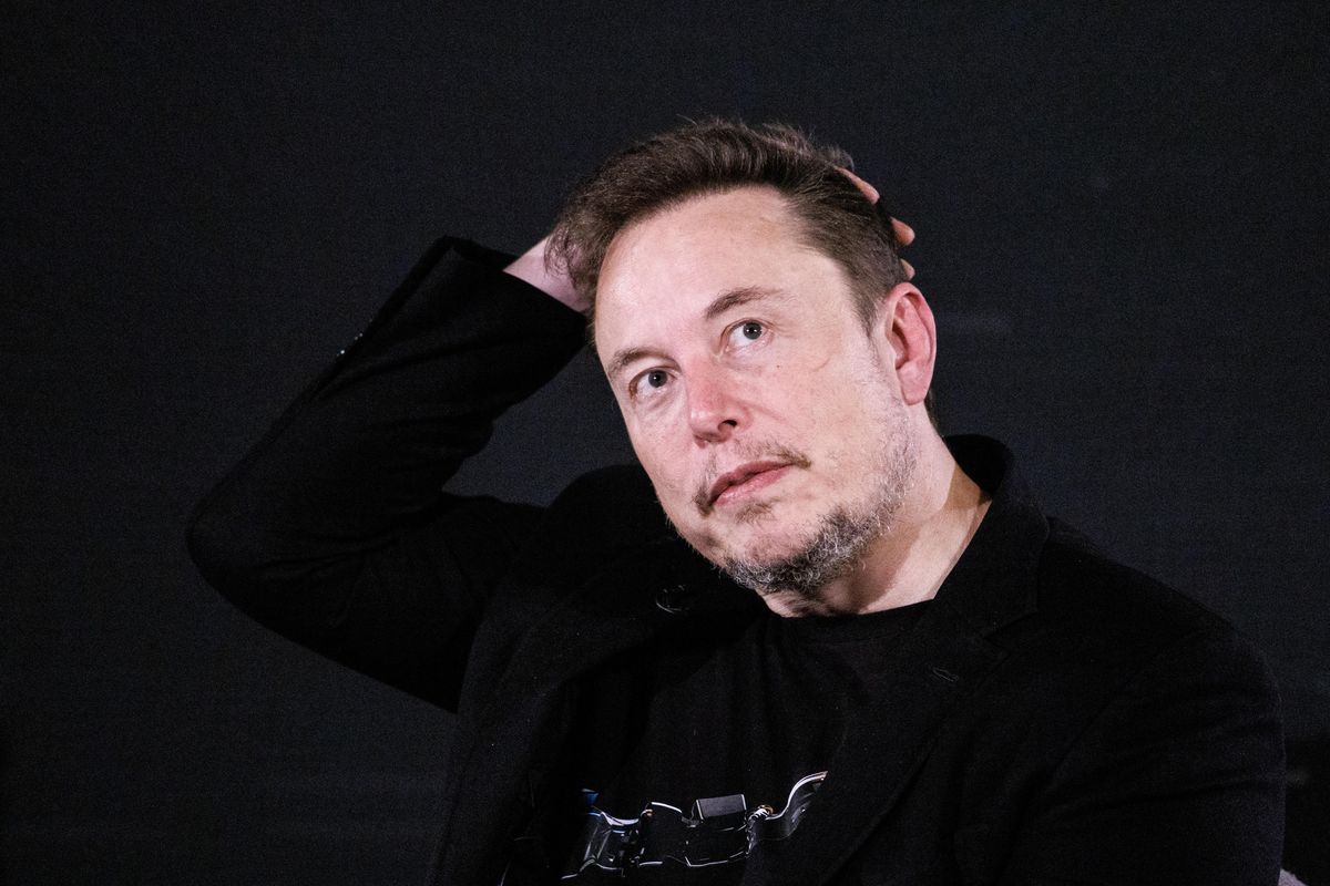 «Musk invoca lo stop alle tariffe». E dopo insulta il consigliere di Donald