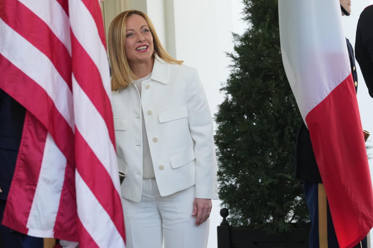 Meloni brinda: Trump verrà a Roma. «Insieme troveremo un accordo»