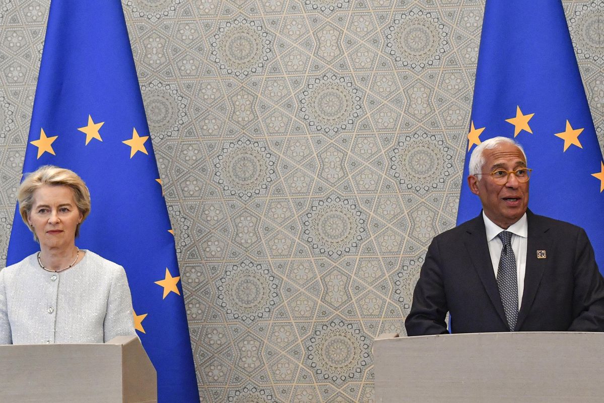 Parigi e Ue in combutta contro Donald a Roma