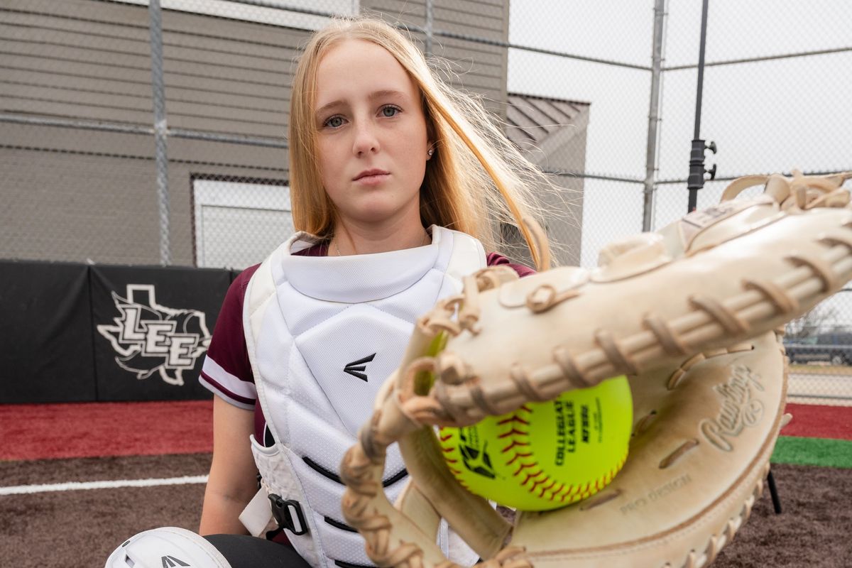 SISTER-SISTER: Lee's Archibald A Beast Behind The Plate