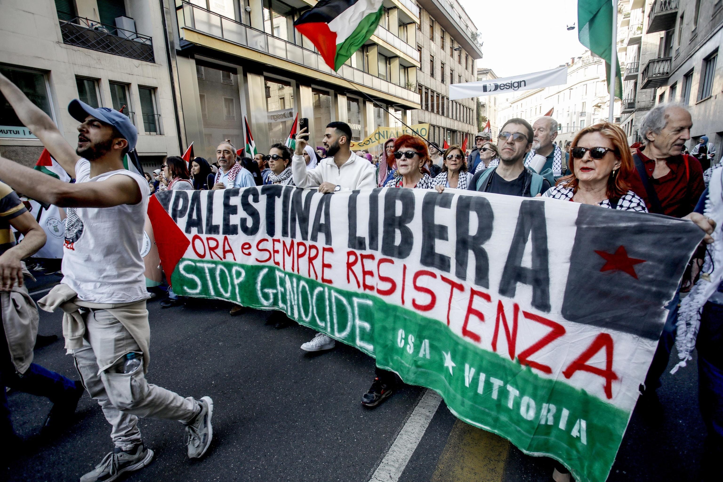 Partono le ronde pro Pal contro la polizia