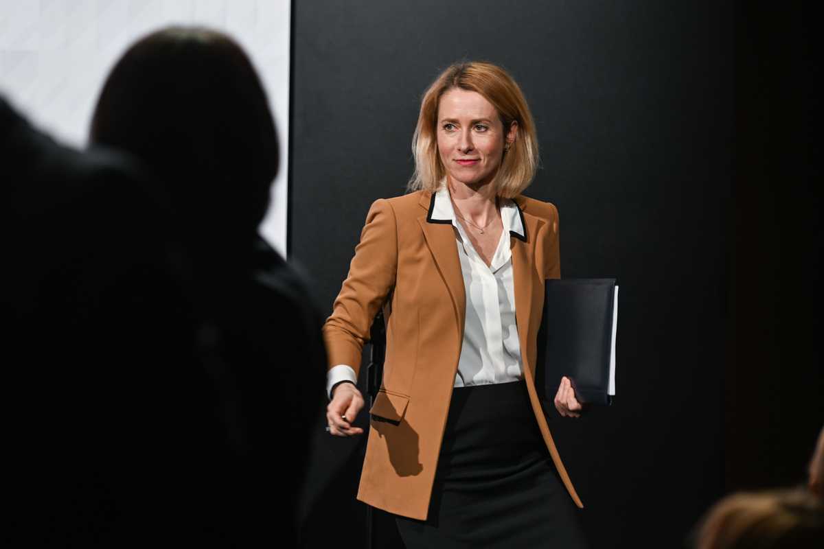 Stecca della Kallas sulla via della pace: «Putin dittatore, uccide gli avversari»