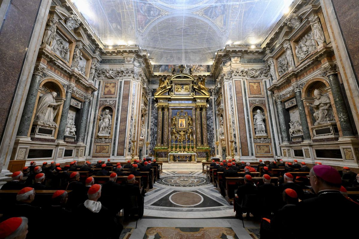 Tifo per un pontefice che protegga i cristiani