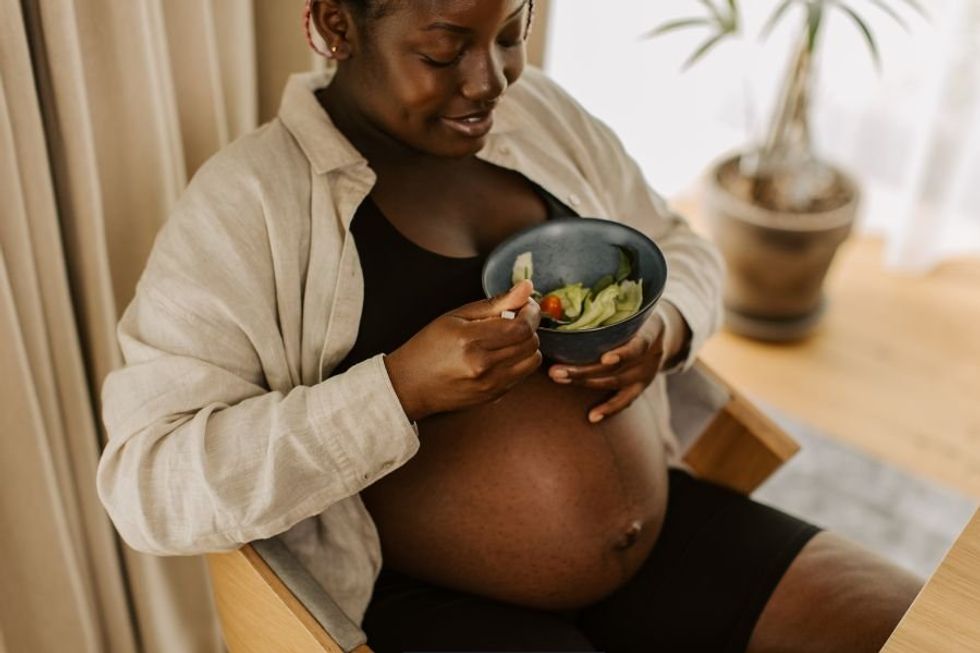 pregnant woman, pregnancy, woman eating, woman with child, pregnant 