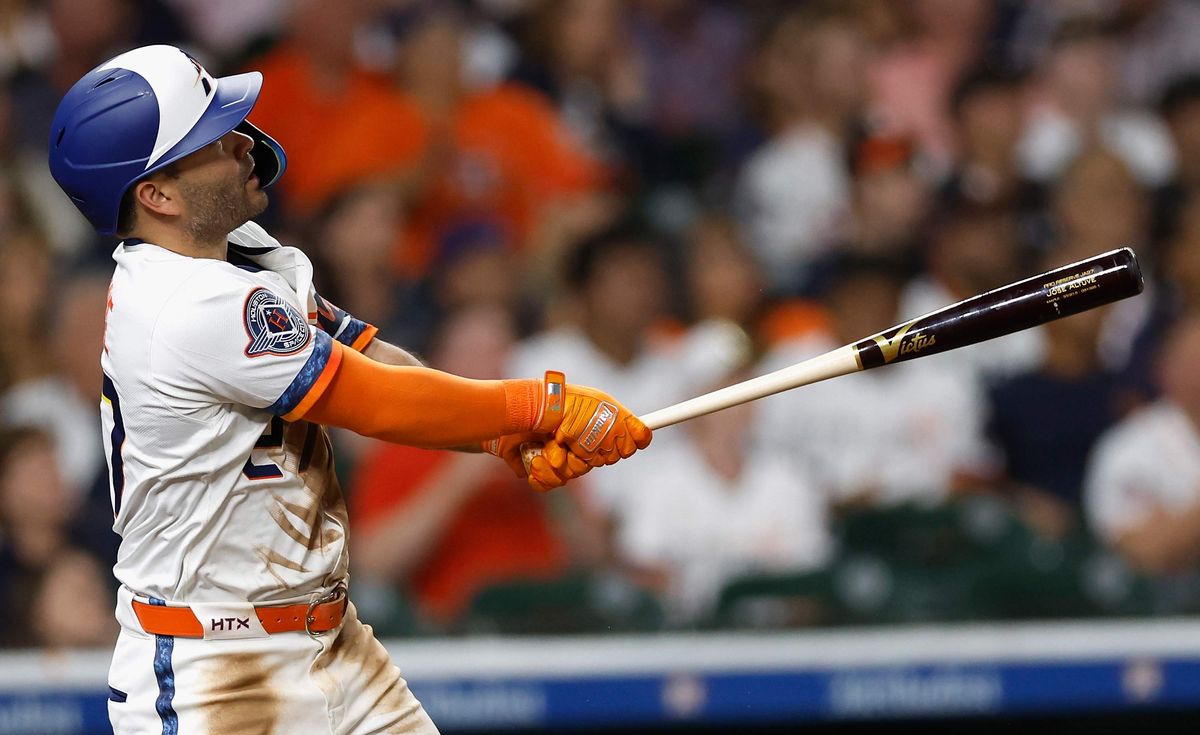 Jose Altuve powers Astros past Tigers with two-run homer