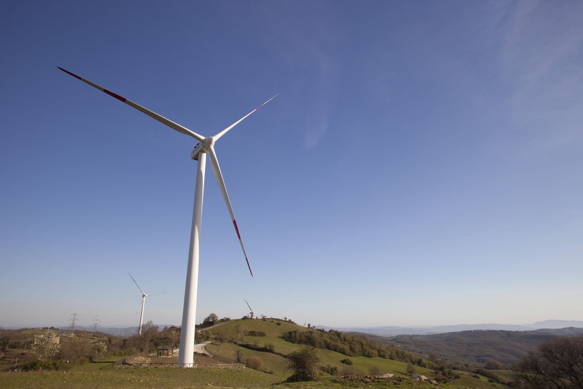 Legambiente sdogana le pale della discordia Pd