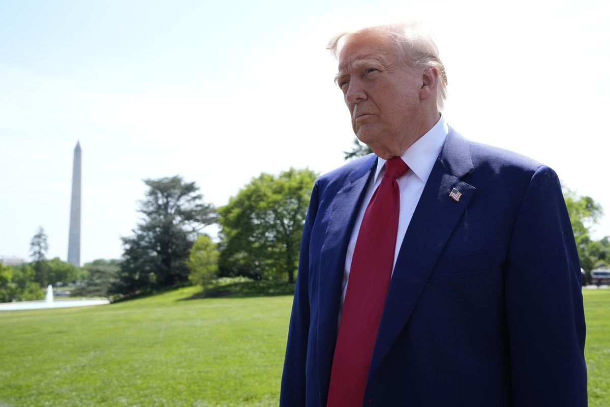 Giù il Pil americano, Trump: «Colpa di Biden»