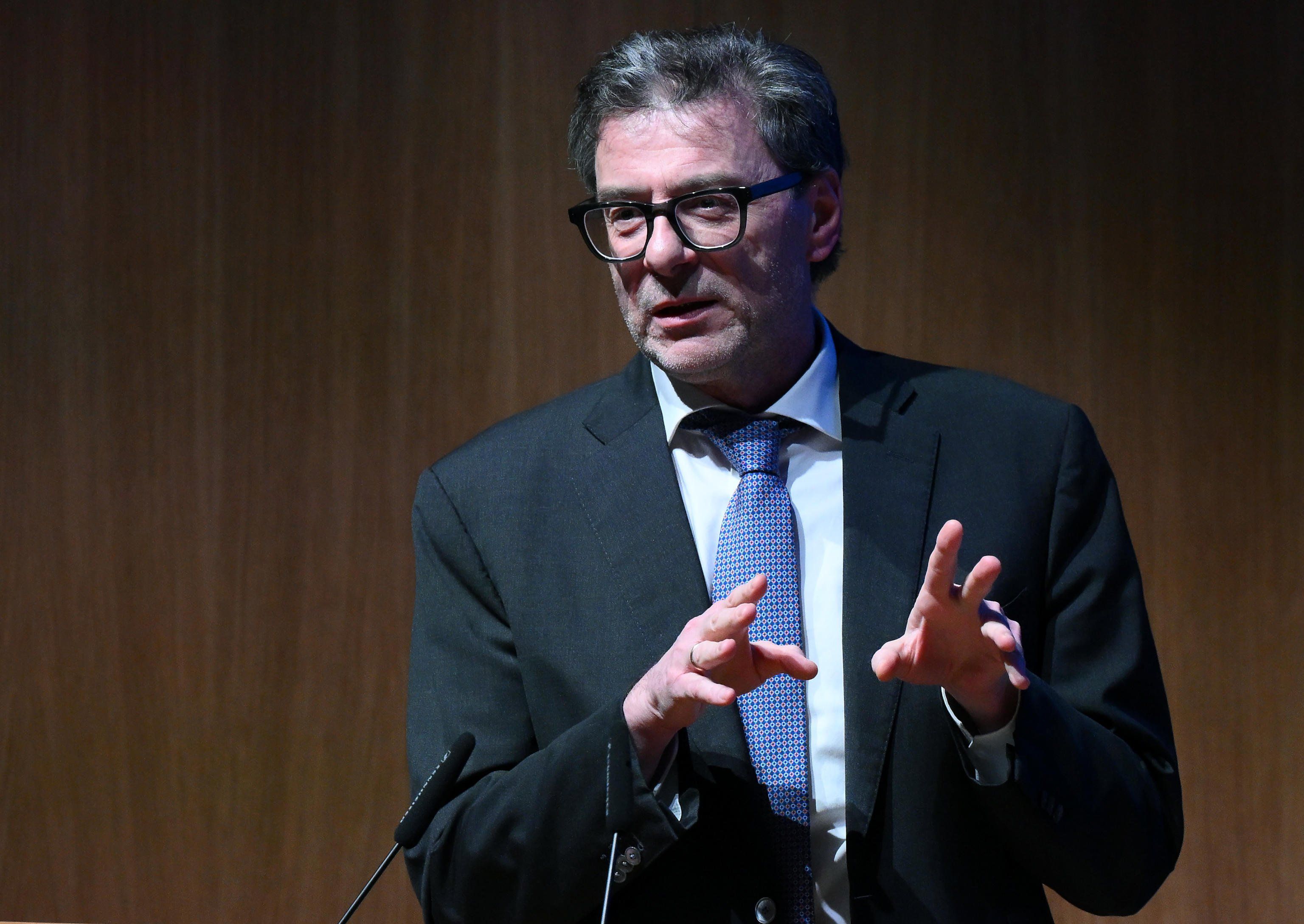 L’Italia cresce più di Parigi e Berlino Giorgetti gongola: «Governo efficace»