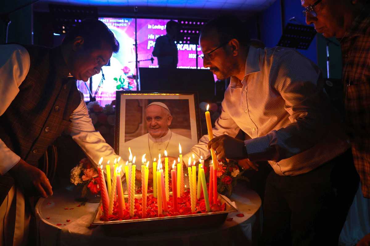 Snelle e sobrie, pronte le esequie «da cristiano» per Papa Francesco