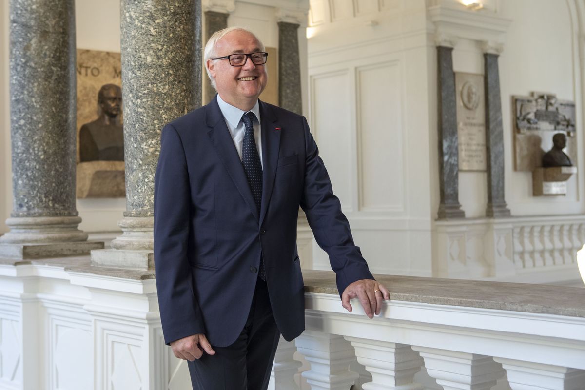 Ancora in alto mare la crisi di Stm innescata dal duo Padoan-Pagani
