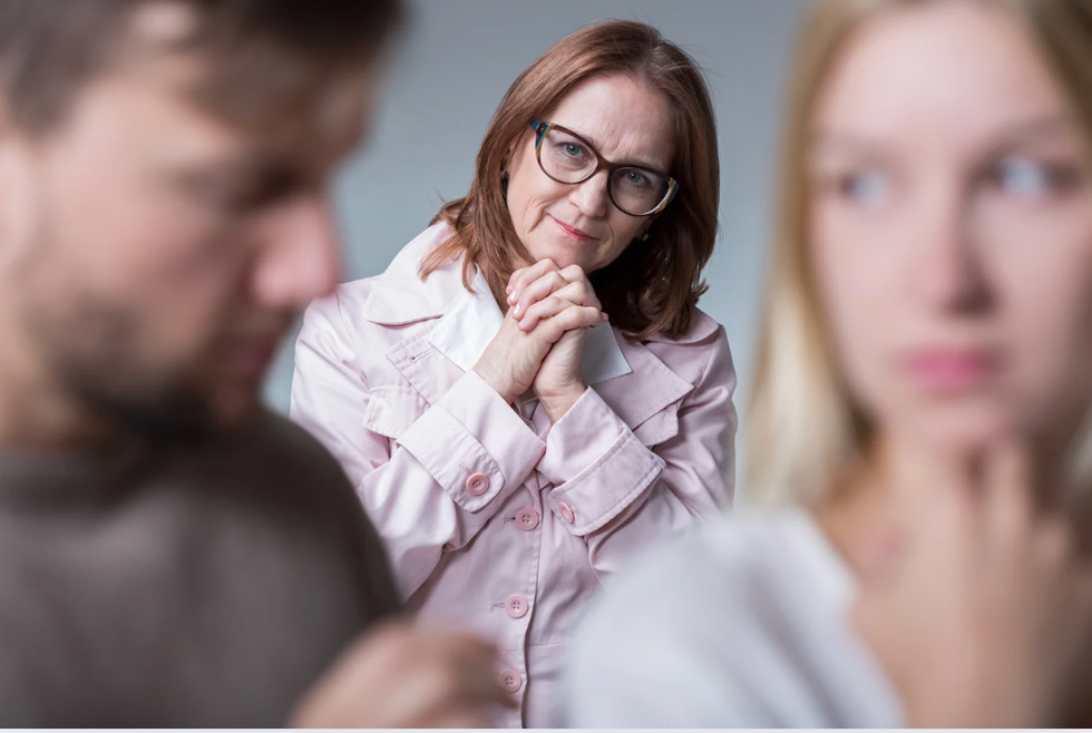 Generate ALT toxic mother in law, mil, parenting, boundaries, toxic mil, mother in law, motherhood, family, mom advice