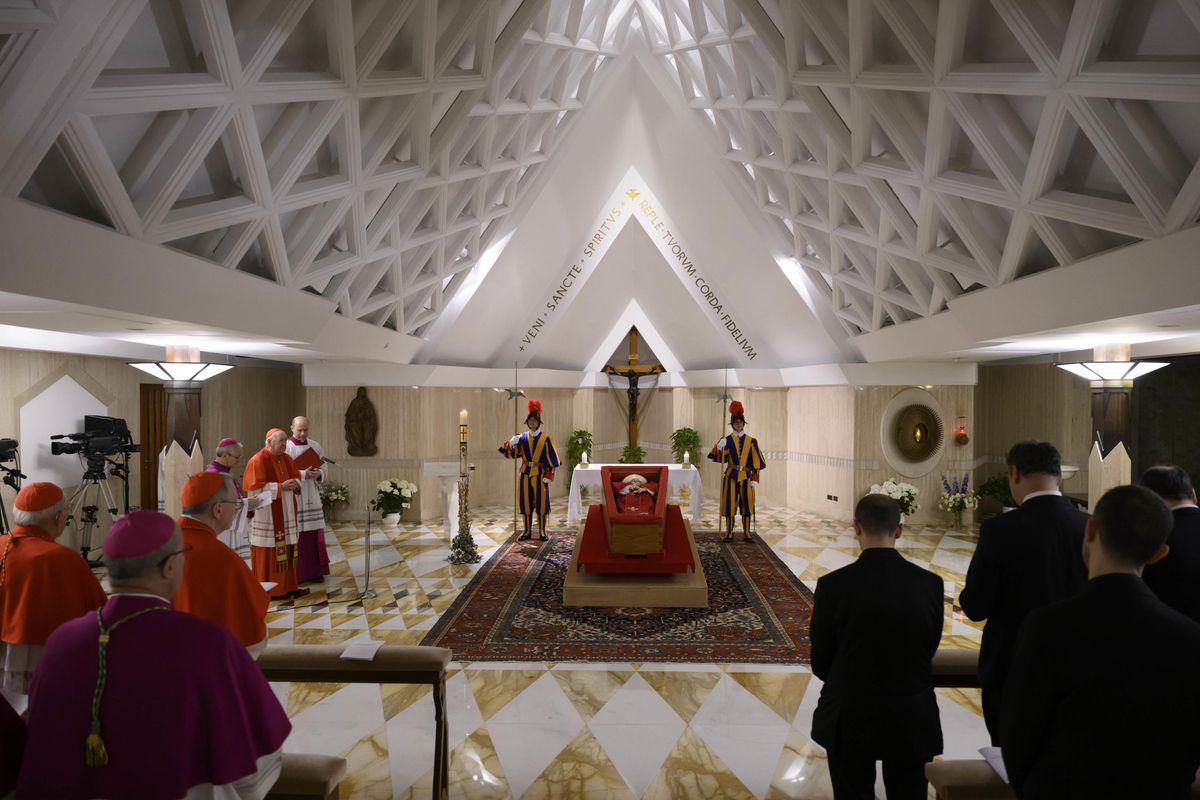 Sabato le esequie di Papa Francesco con Roma blindata. Occasione per il contatto Trump-Ue