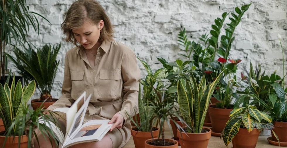 gardening, exposure, positive exposure, nueroscience, woman and book, reading