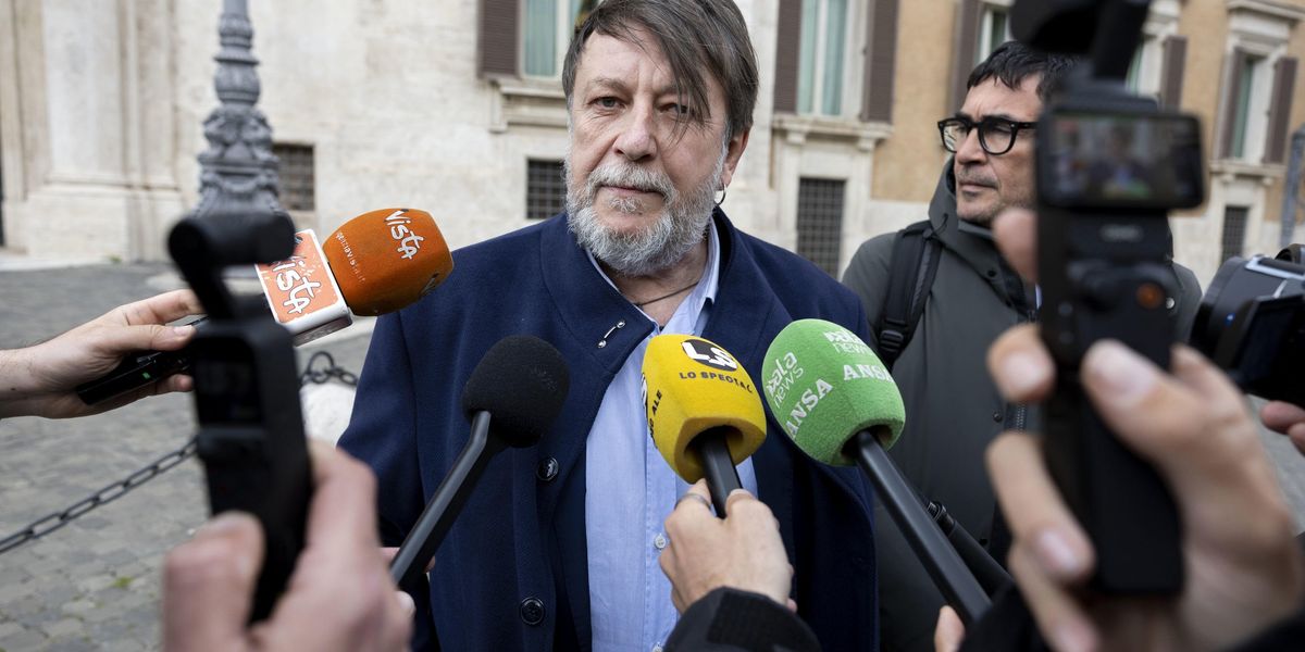 meno liturgia più piazza e guerra  il papa à la carte dei progressisti