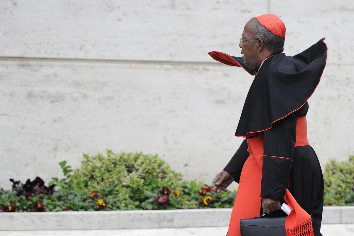 Il conclave più affollato della storia parte con il caso del kenyano escluso