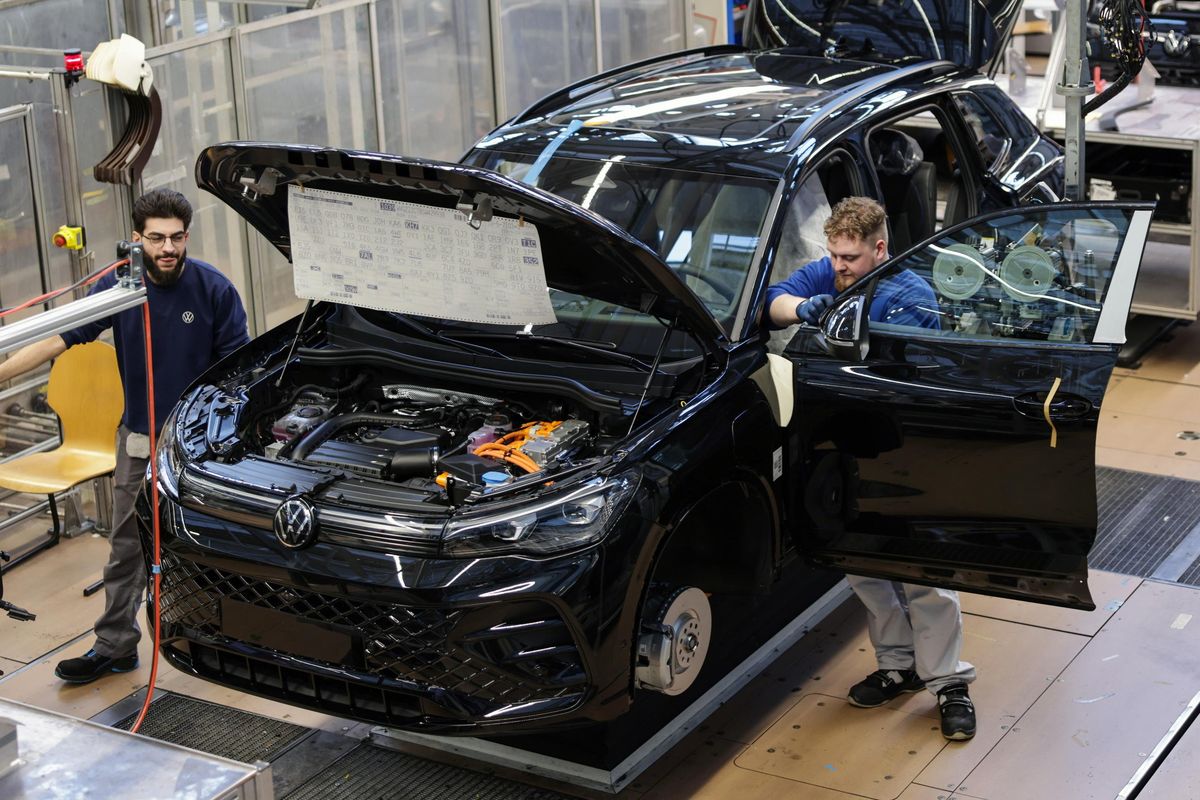 L’Ue accelera: domani si vota il rinvio delle multe per le emissioni di C02