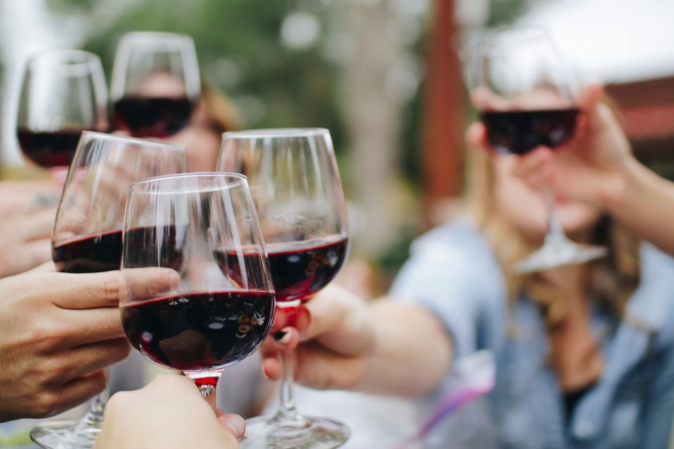 red wine, gratitude, friendship, clinking glasses, relaxing