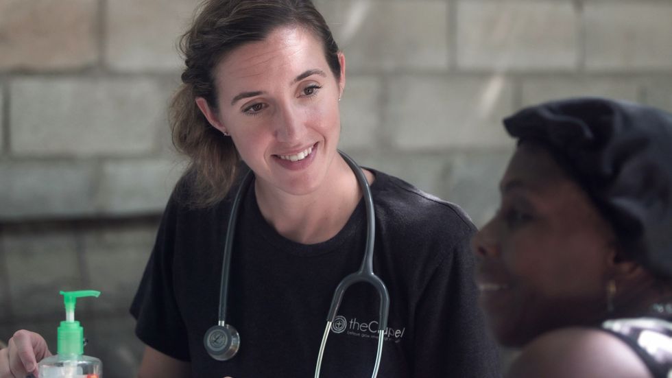 nurse, doctor, female doctor, women in medicine, women, sexism, gender bias, discrimination, equal pay