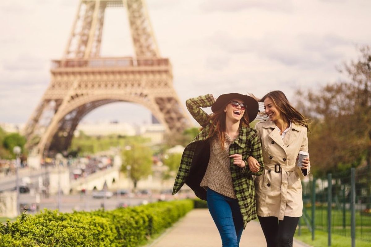 parisians, people in paris france, people speaking french, native french speakers