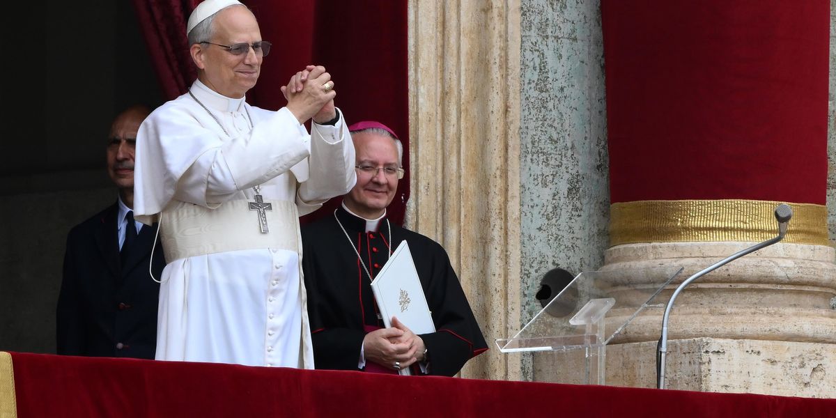 citazioni di wojtyla e preghiere cantate leone xiv spinge una pace duratura