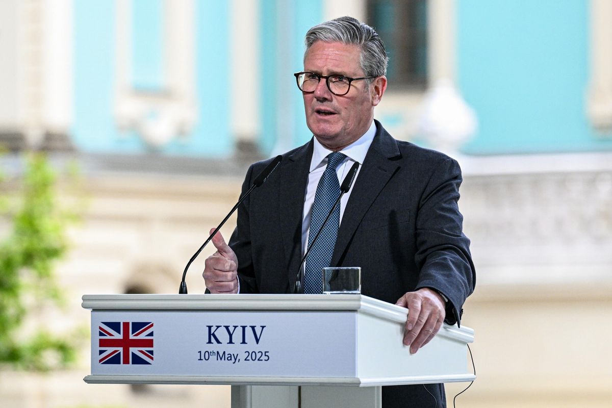 Piano anti accoglienza di Starmer per stoppare l’ascesa di Farage