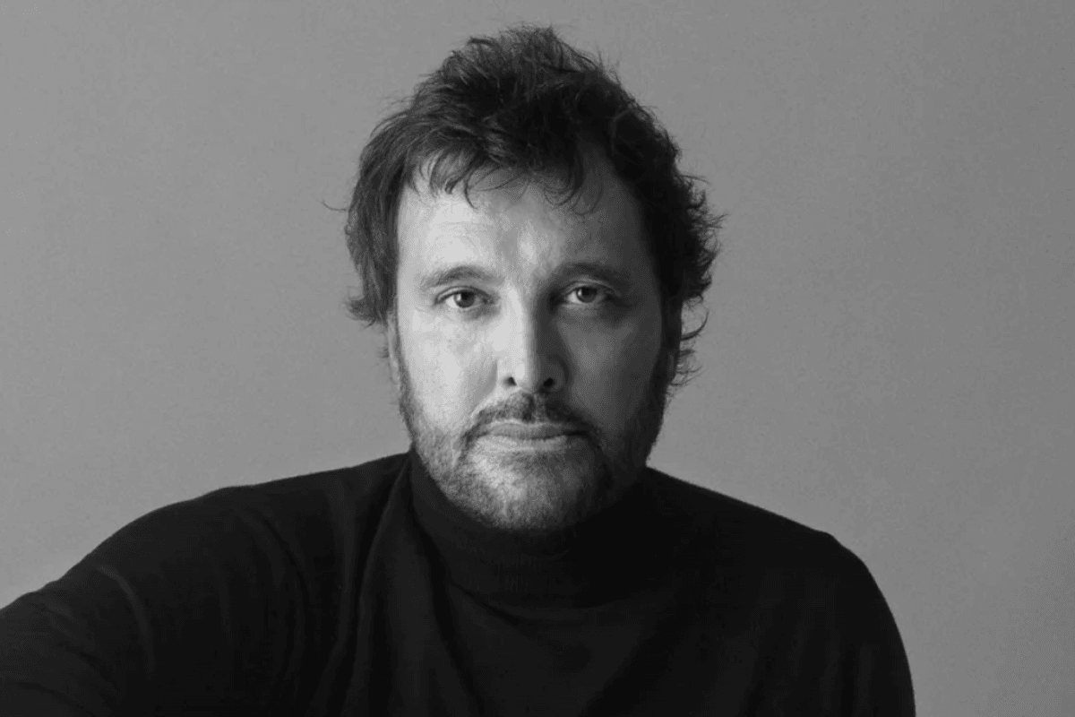 Abito Da Sposa Blu Con Molte Decorazioni Luminose Scollo Sorriso E Gonna Ampia Strascico A Cappella 60 Cm - Foto 2