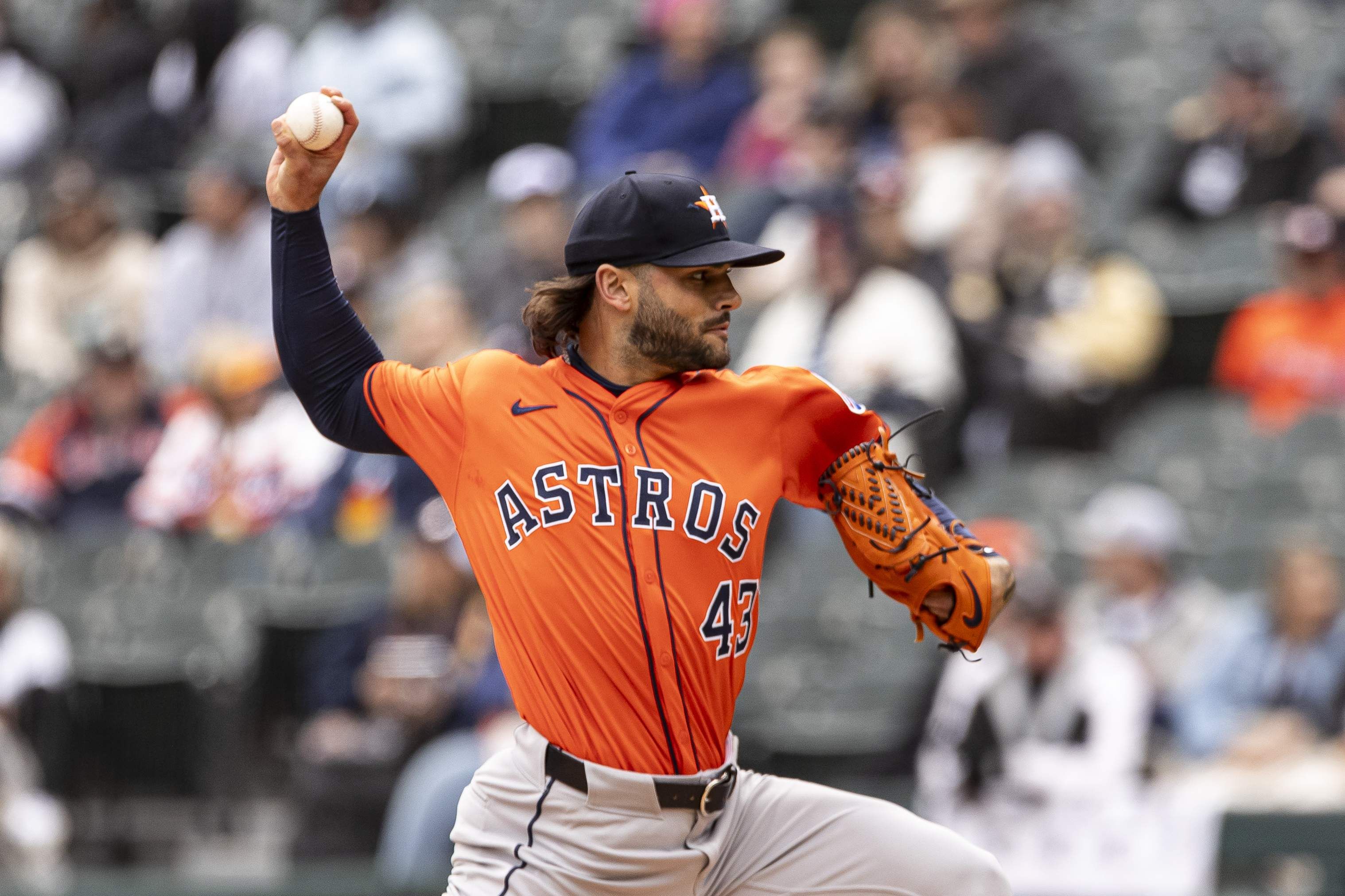 Astros let one slip in rain-shortened loss to White Sox