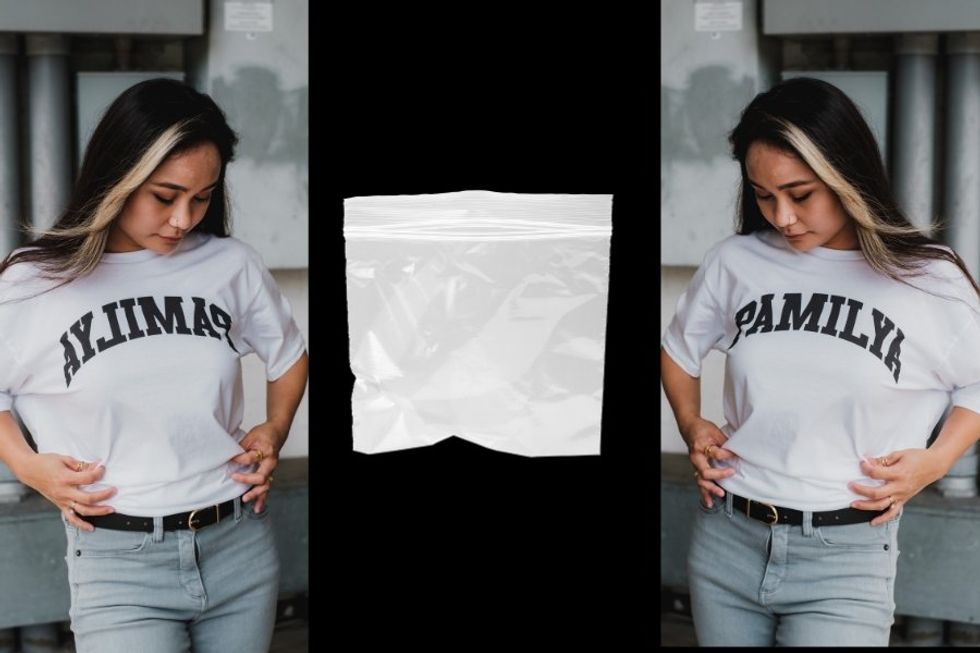 Guy uses a Ziploc bag to show why text is reversed in mirrors and people finally get it
