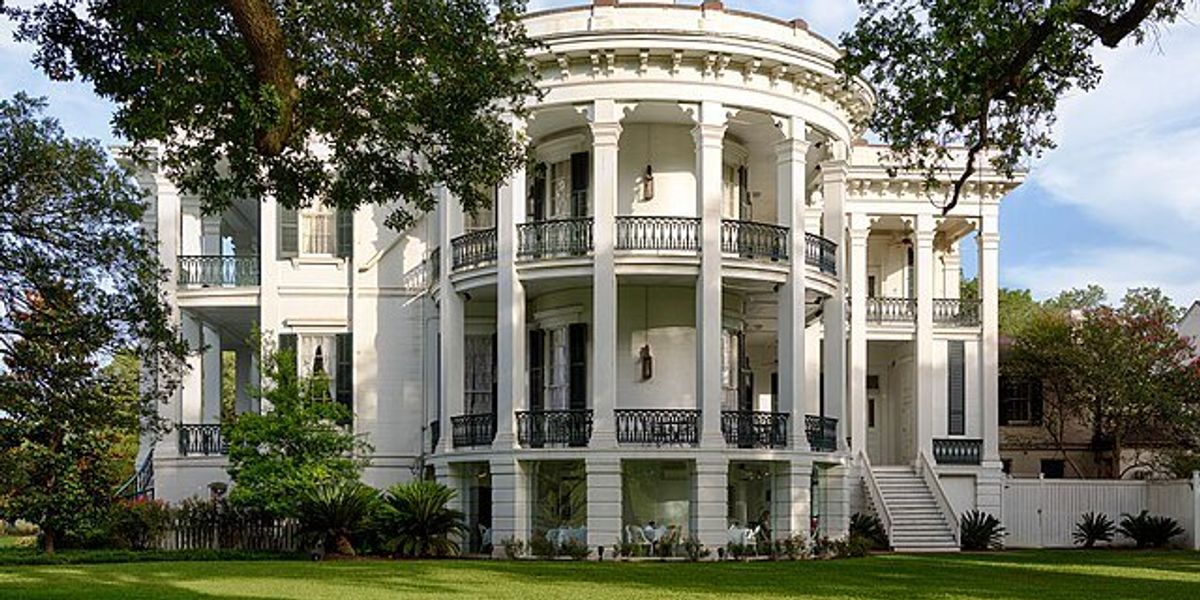 A historic plantation went up in flames, but people's reactions to it are the real story