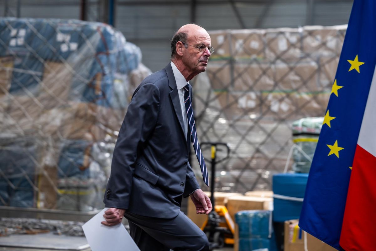 Parigi insiste sulla Difesa in Borsa