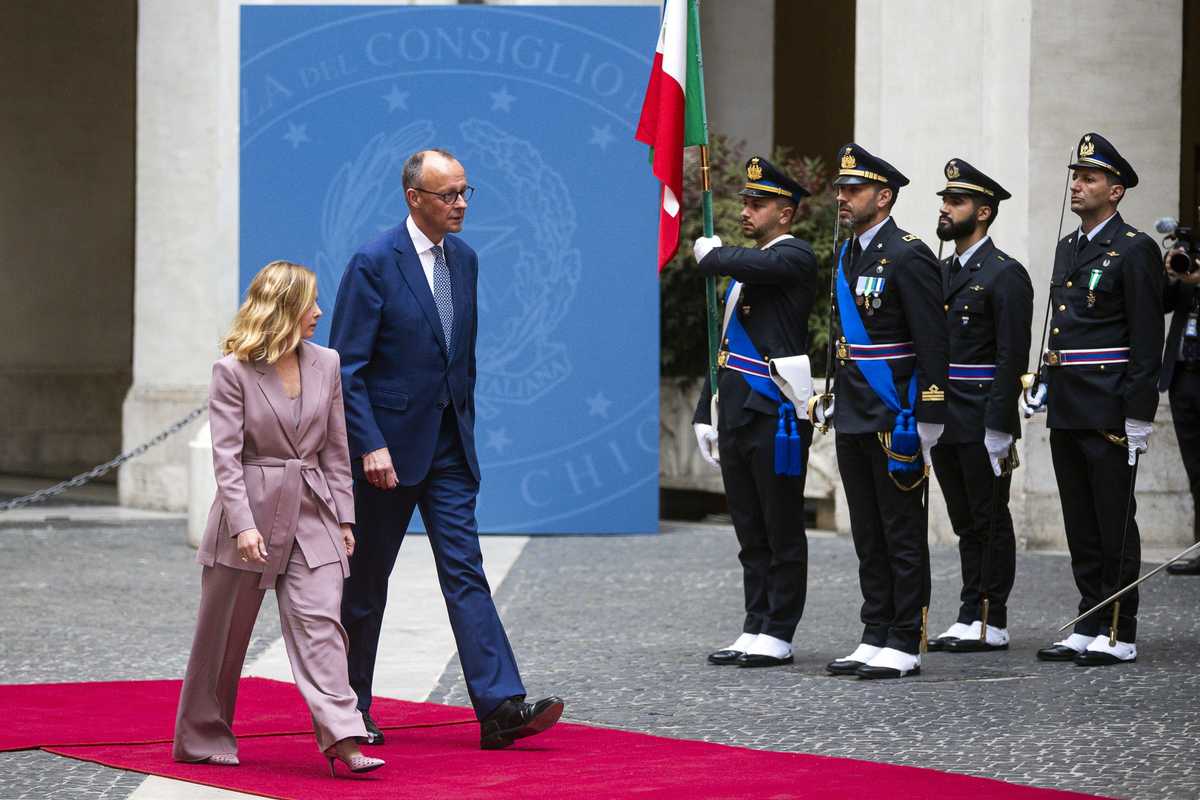 Merz per ora depone le armi. «Soldati al fronte? È presto. L’Italia è partner essenziale»