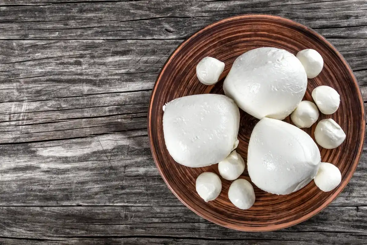 Mozzarella, antica meraviglia italiana. Donata dai monaci e amata dal Papa