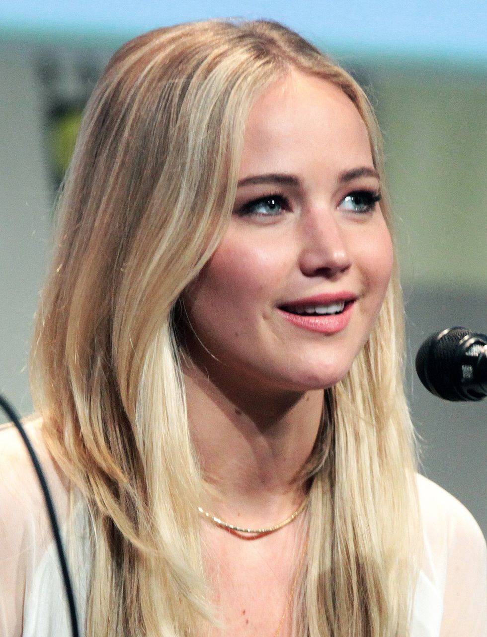 Jennifer Lawrence gets emotional when discussing postpartum depression
