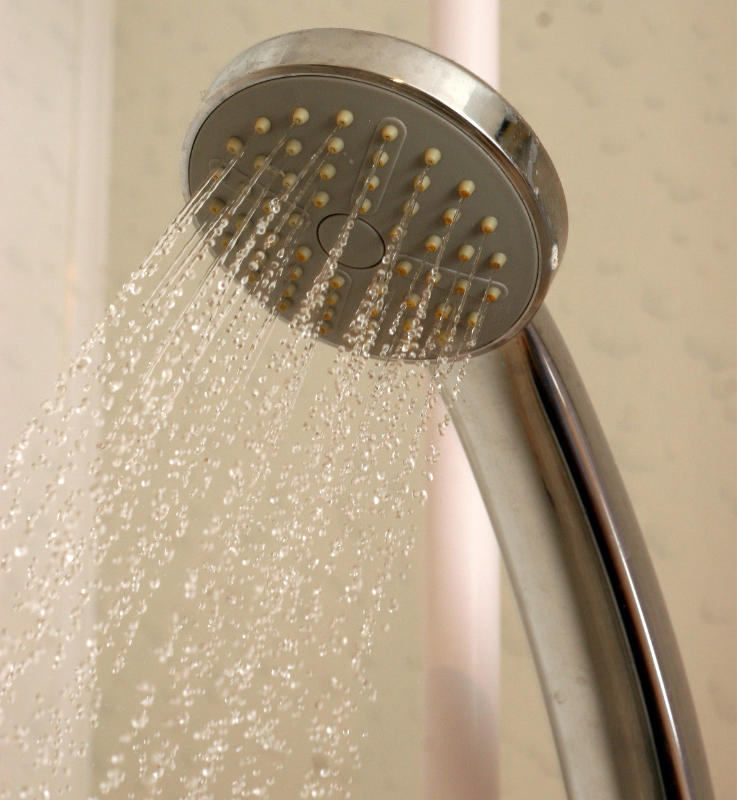 shower, shower temperature, hot shower, lukewarm shower, showering