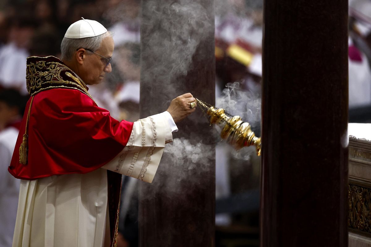 Con Leone il Vaticano torna centrale. Tutte le strade della pace portano qui
