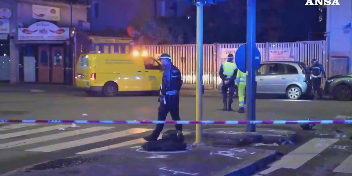 giovane libico alla periferia di milano fugge dalla polizia e si schianta contro un palo